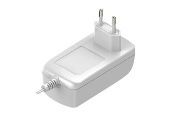 شراء الاتحاد الأوروبي التوصيل 12V 36W AC تبديل الجدار محول العالمي في اللون الأسود online manufacture